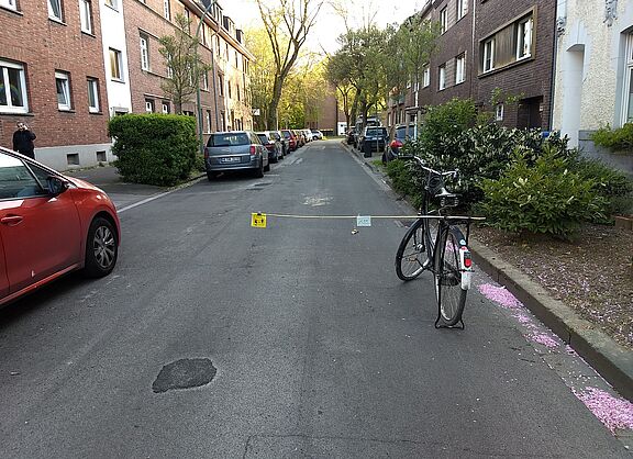 Abstand#Spurwechsel oder #Dahinterbleiben